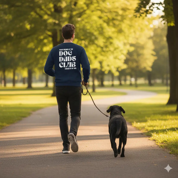 DOG DADS CLUB – „Chosen by my dog.“ - Organic Basic Unisex Sweatshirt