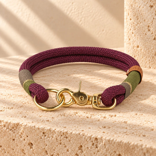 Zugstopp-Halsband 'Weinberglicht' – Ringe in Messing Gold im Detail, Exceptional