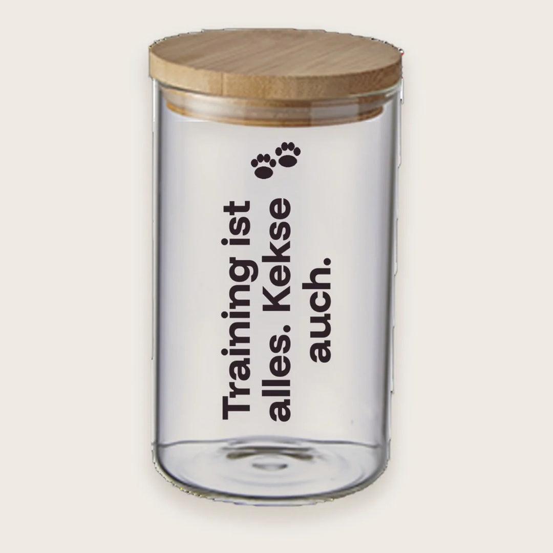 Hundekeksglas mit Holzdeckel und Spruch „Training ist alles. Kekse auch.“ – handgeplottet bei Exceptional